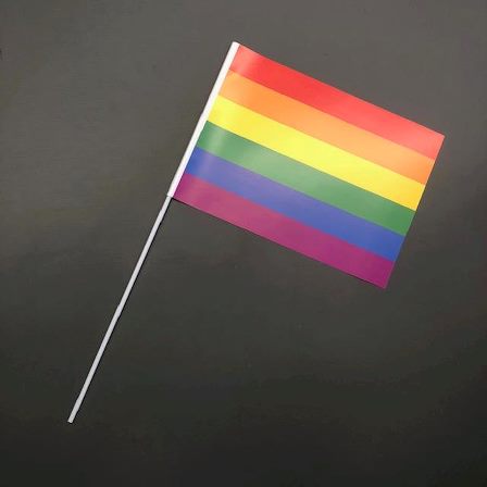 Regnbueflag i papir